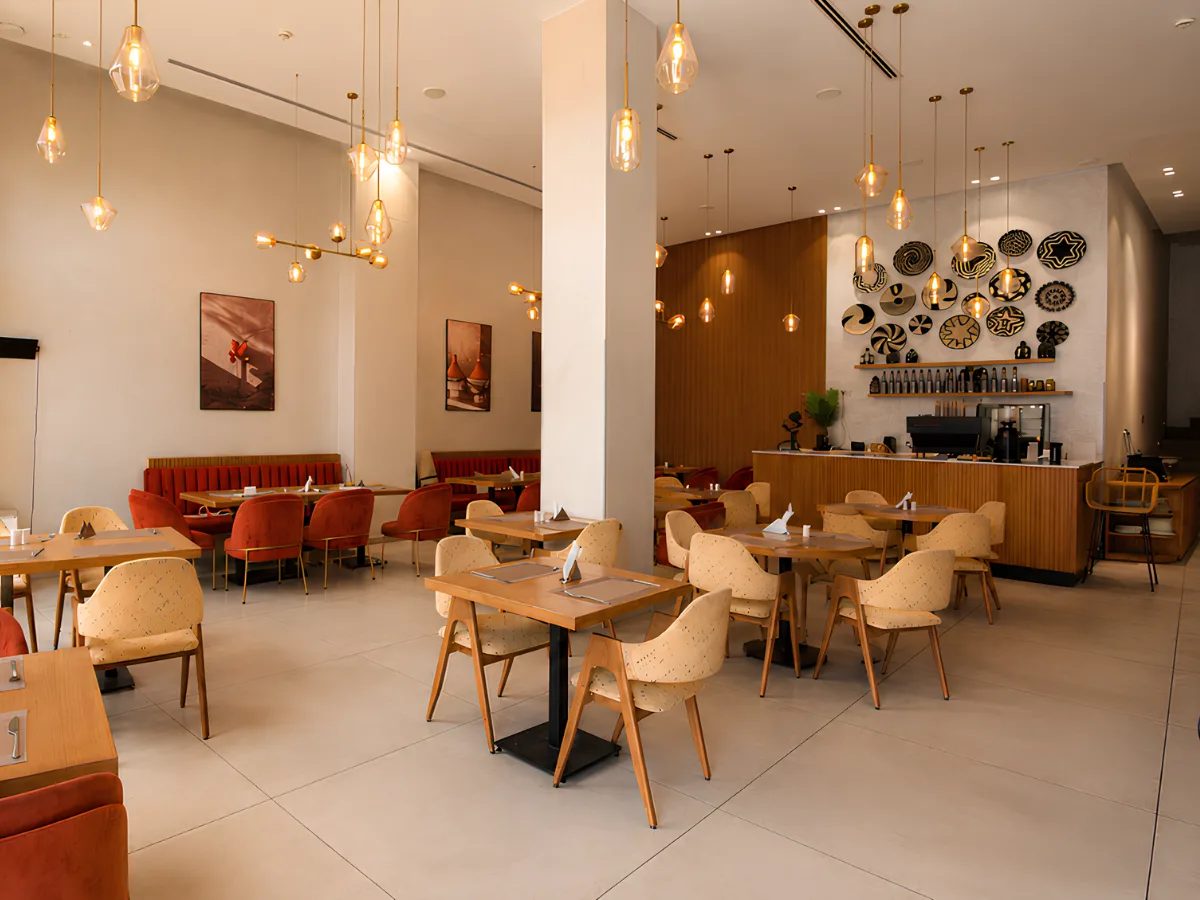 Nola by Ari : site web, shooting photo & vidéo et social media pour un restaurant à Guéliz