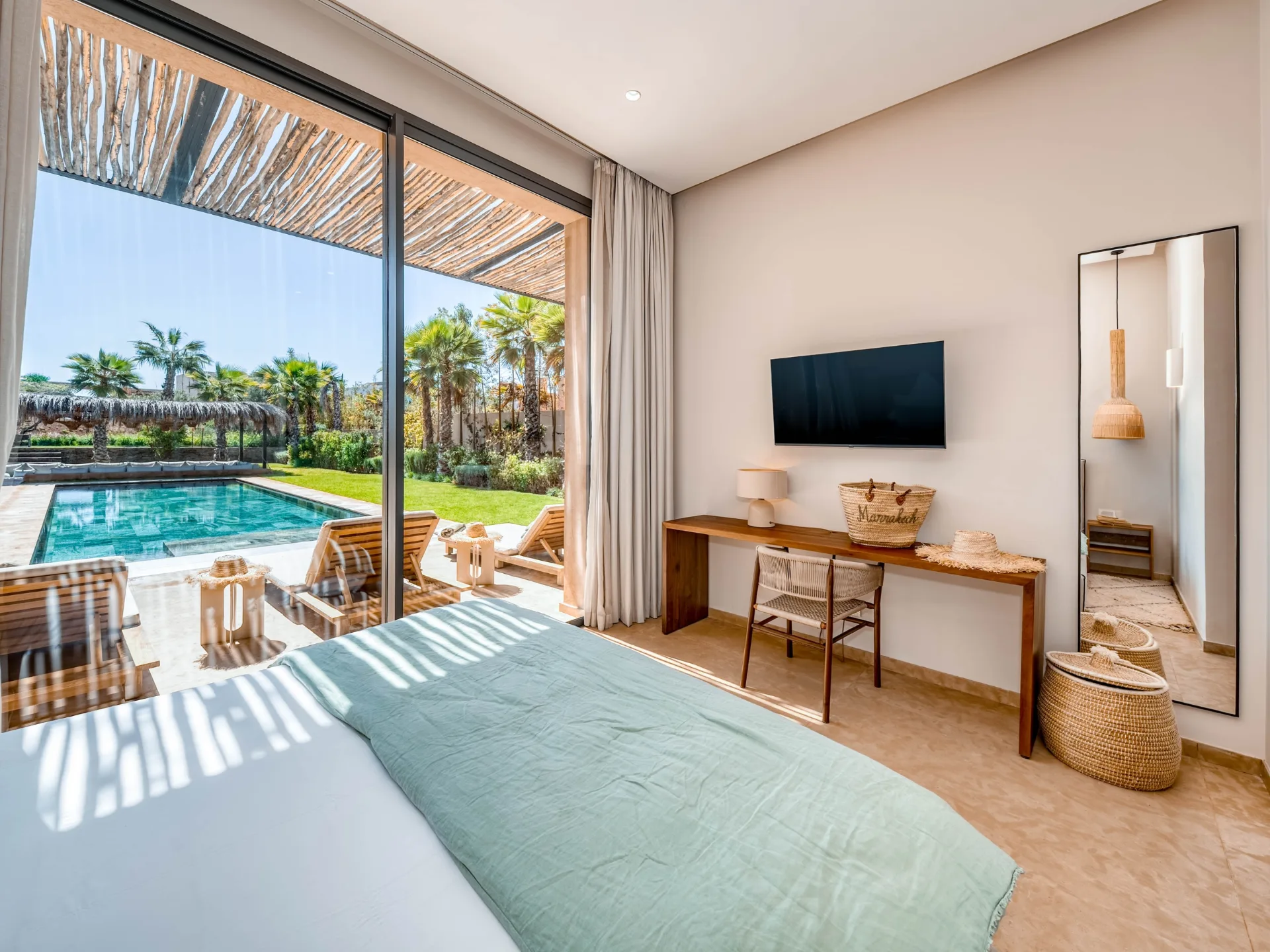 Chambre de villa capturée par un photographe immobilier à Marrakech