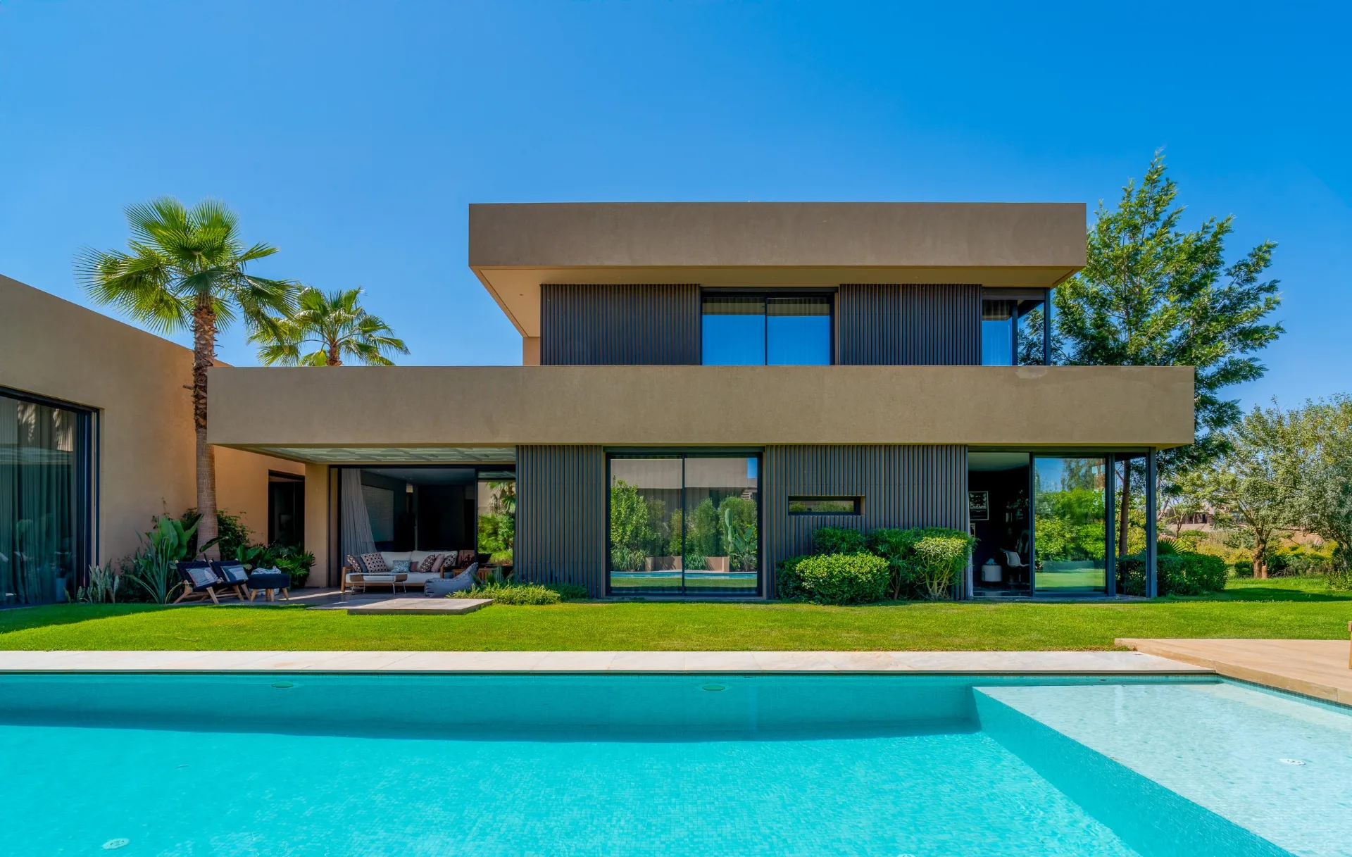 Piscine d'une villa à Marrakech — photographe immobilier