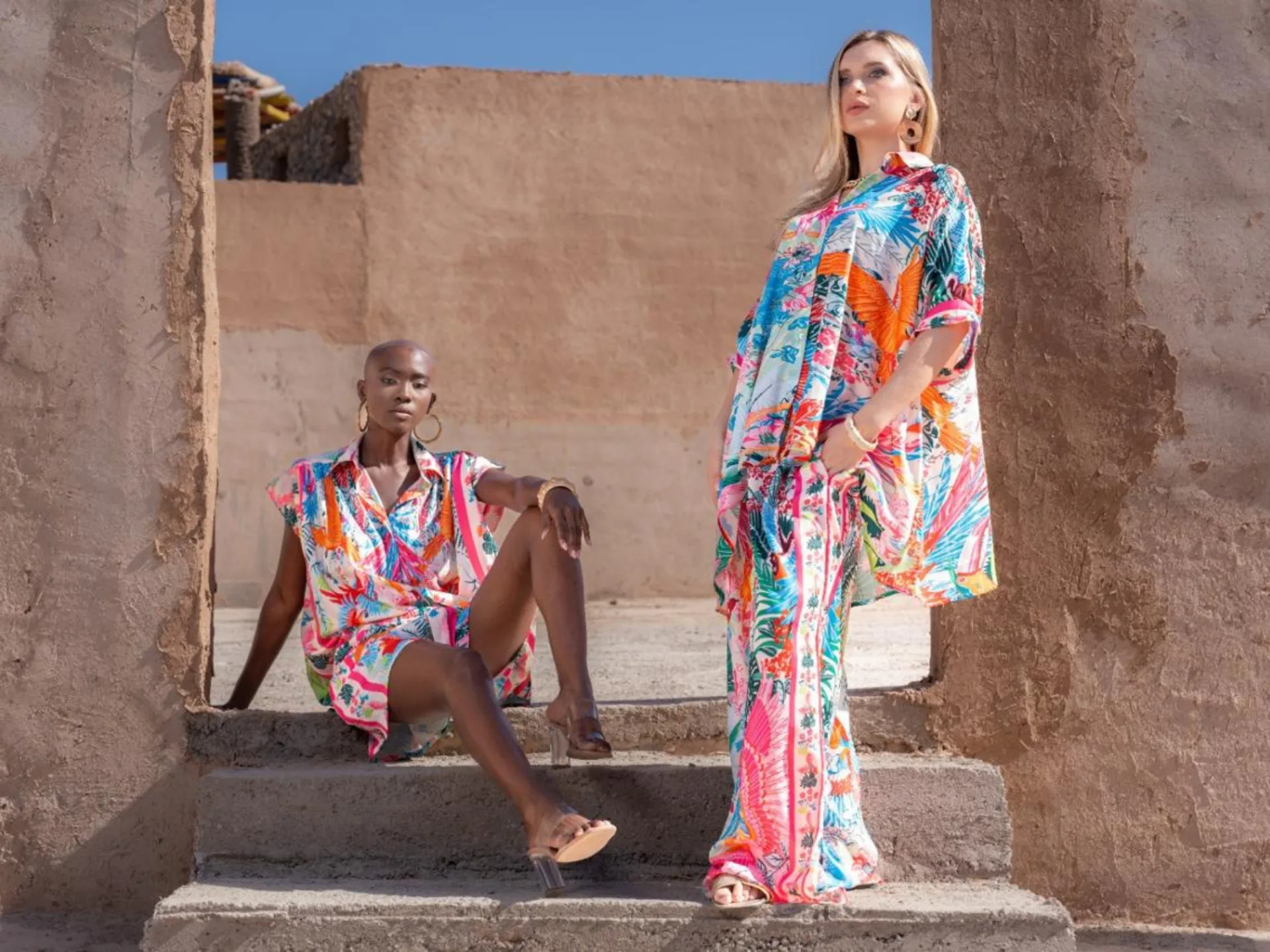 Shooting photo de mannequins pour une marque automobile au désert d'Agafay