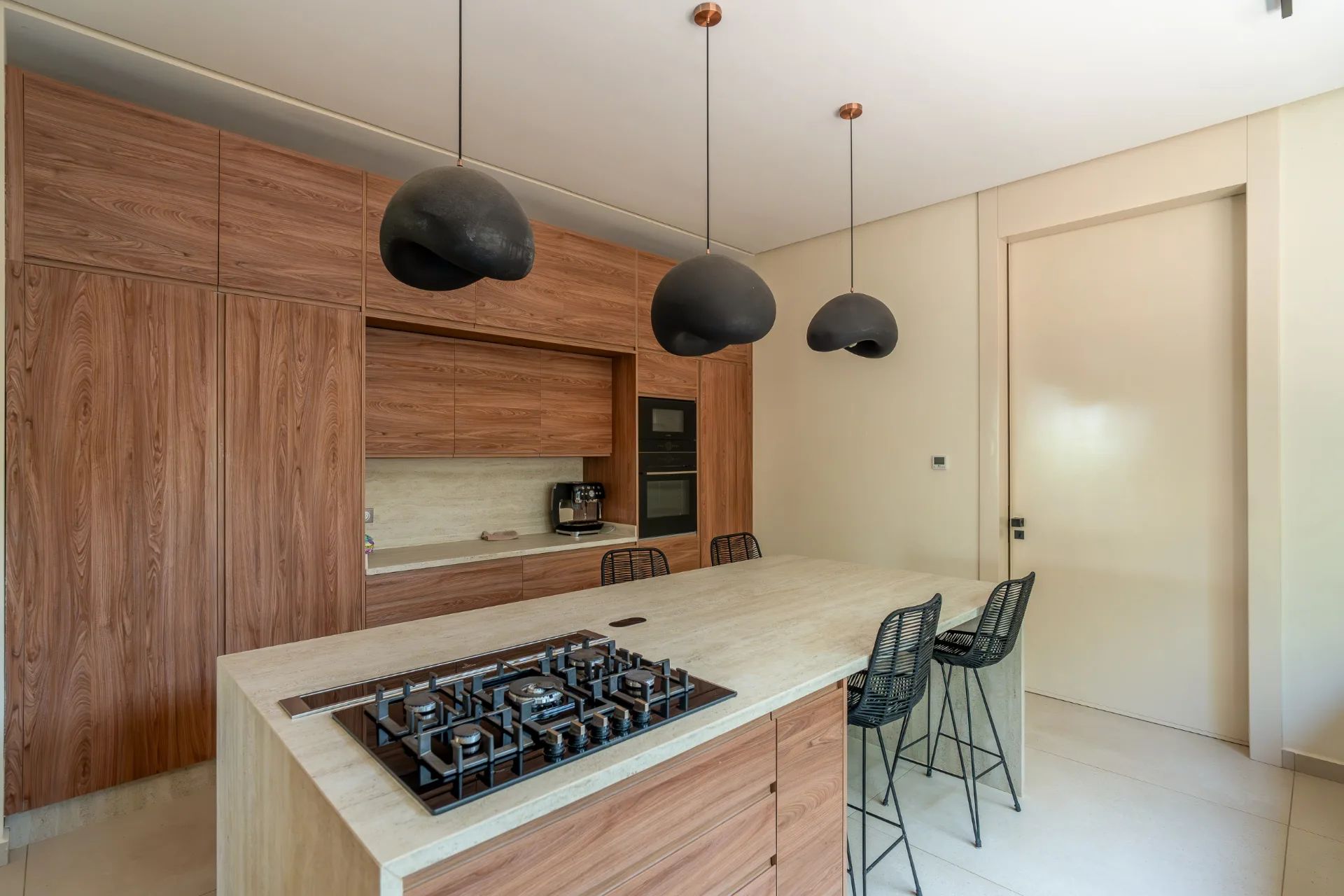 Cuisine équipée d'une villa à Marrakech — shooting immobilier